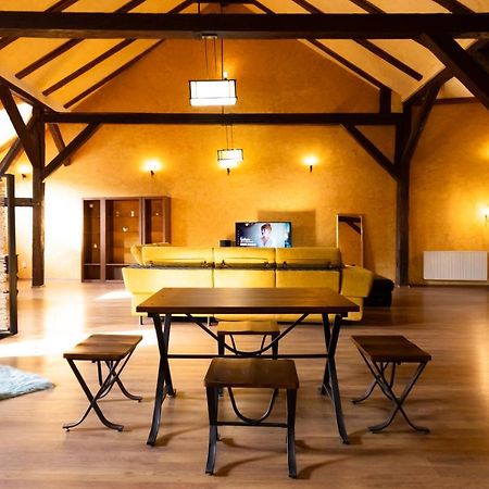The Attic - Large Open-Space In The Old Town Of Brasov, Minutes Away From The Black Church Esterno foto