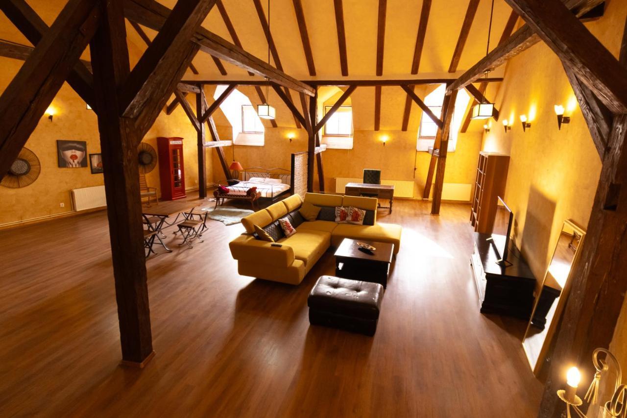 The Attic - Large Open-Space In The Old Town Of Brasov, Minutes Away From The Black Church Esterno foto