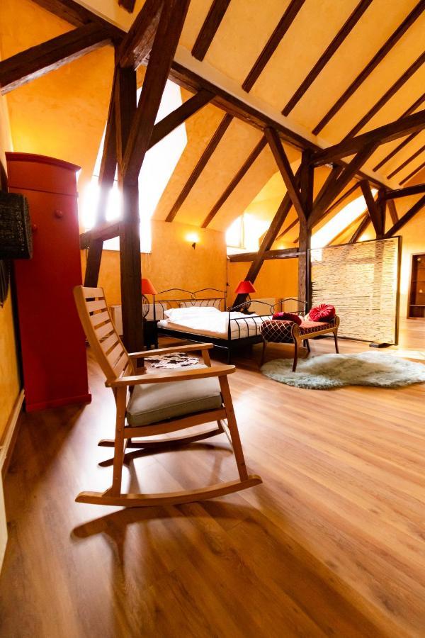 The Attic - Large Open-Space In The Old Town Of Brasov, Minutes Away From The Black Church Esterno foto